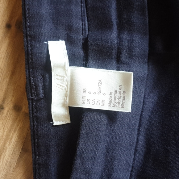 Capris - Picture 2 of 3